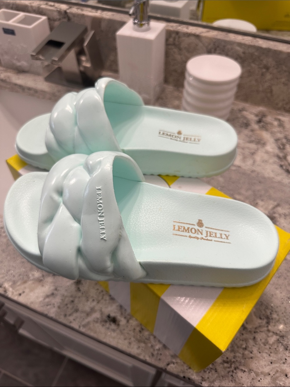 NEW lemon jelly Quilted Slide Sandals in Mint - Picture 2 of 4